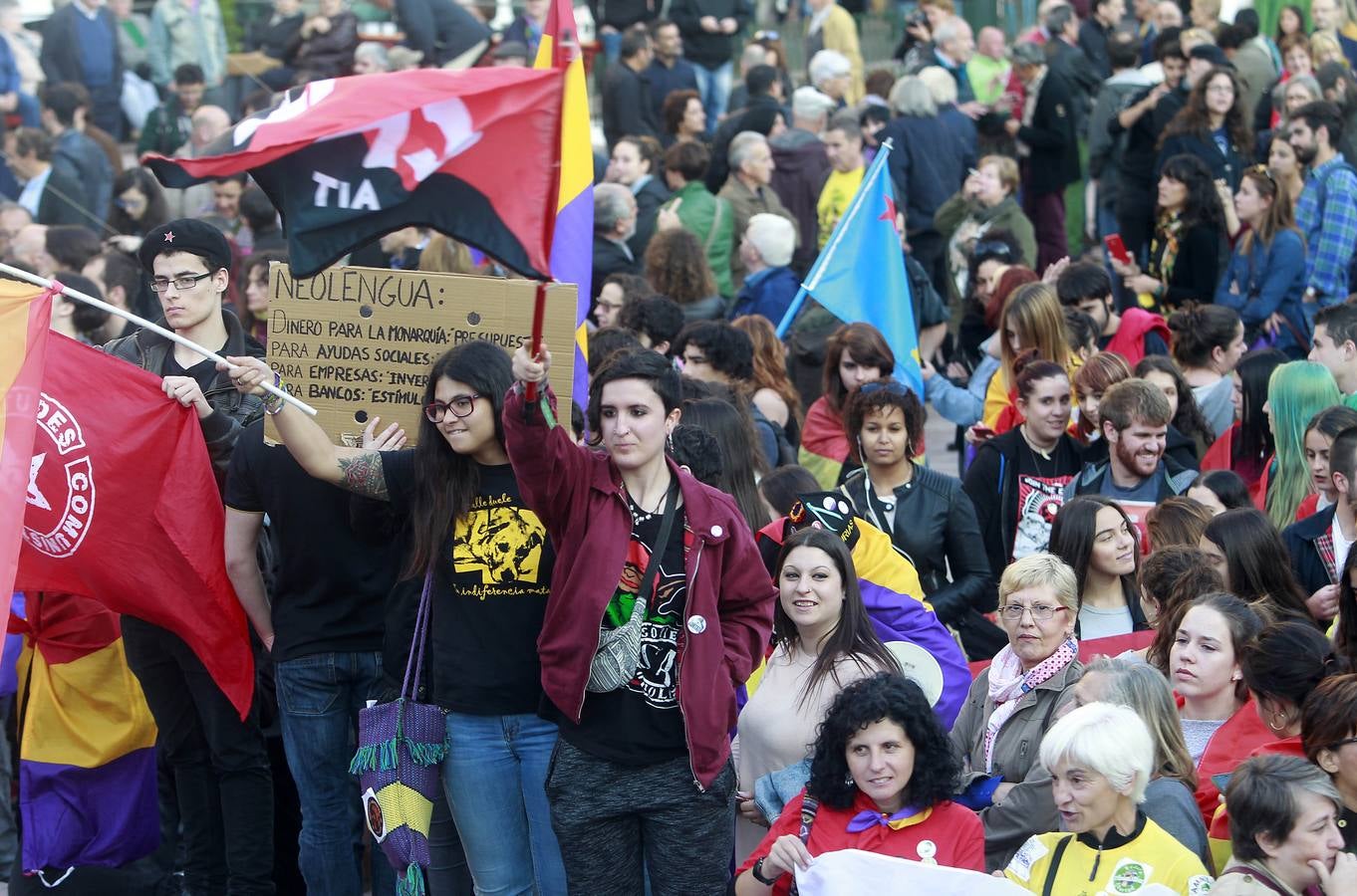 Protestas a la entrada de los Premios Princesa de Asturias