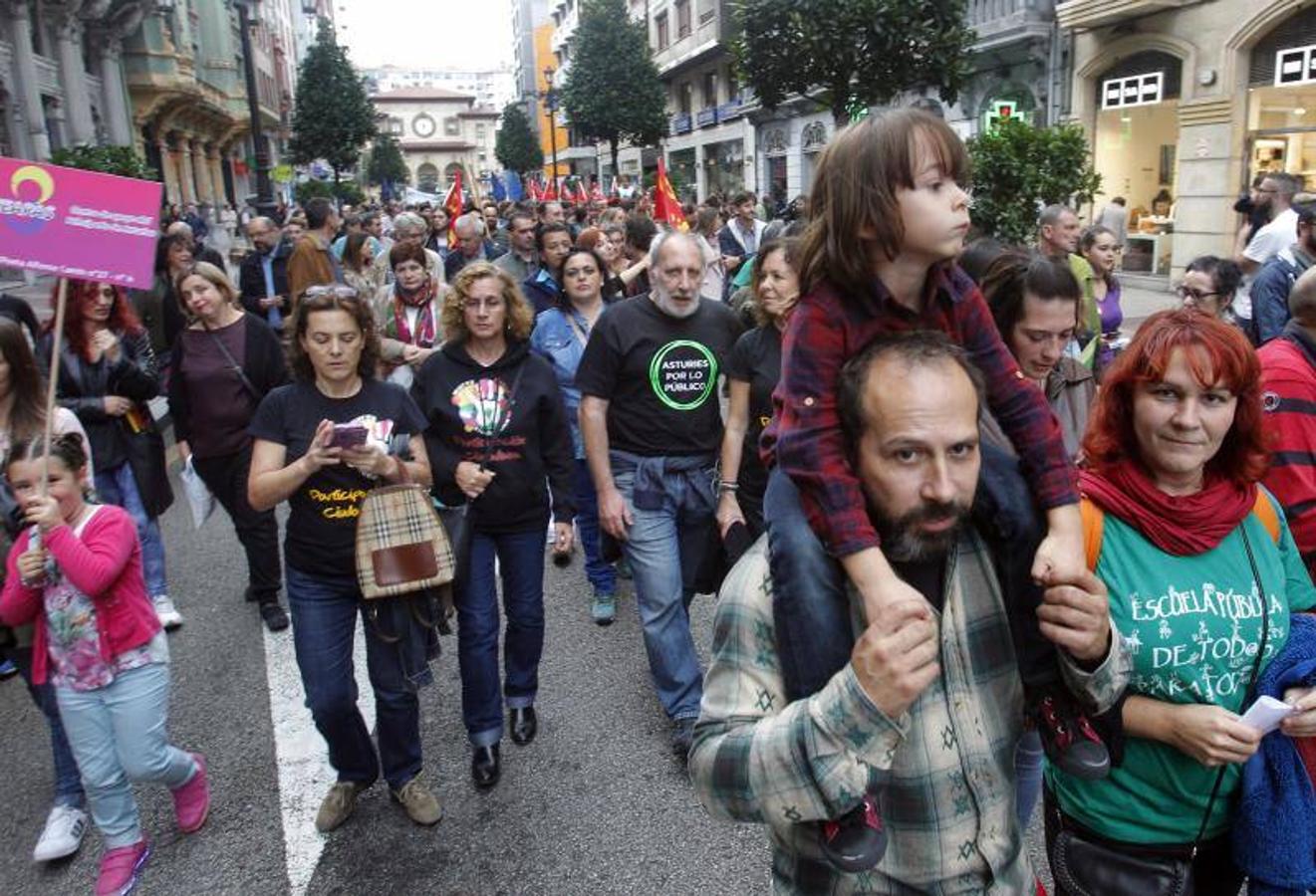 Manifestación contra las reválidas en Oviedo