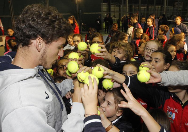 Pablo Carreño recibió la insignia de plata del Grupo Covadonga