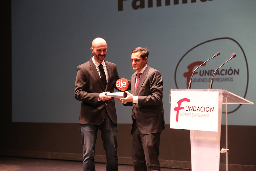 Metrópoli, premio de la Asociación de Jóvenes Empresarios