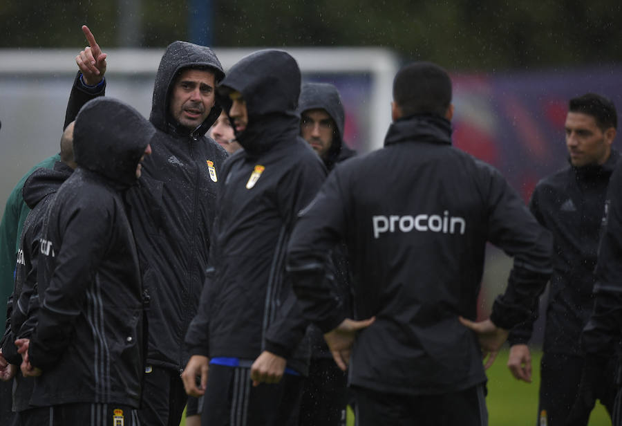 Entrenamiento a puerta cerrada del Real Oviedo