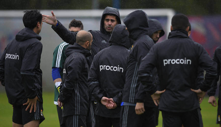 Entrenamiento a puerta cerrada del Real Oviedo