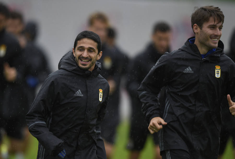 Entrenamiento a puerta cerrada del Real Oviedo