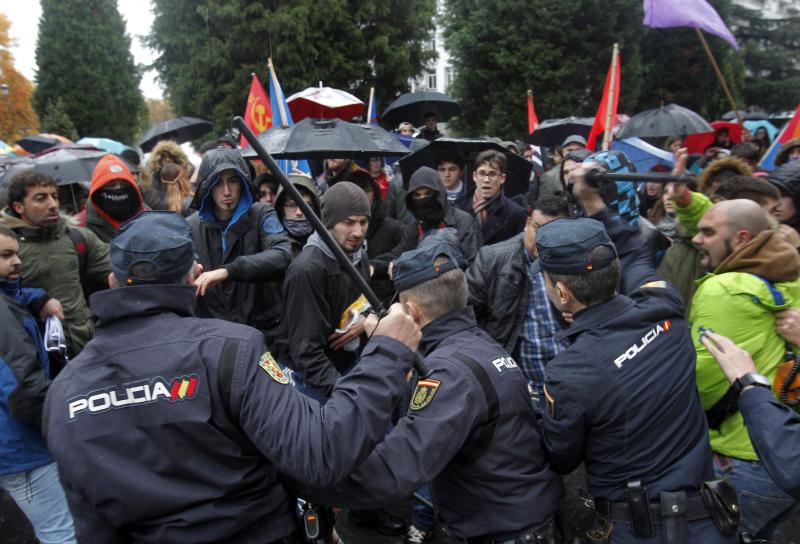 Manifestación contra las reválidas en Oviedo