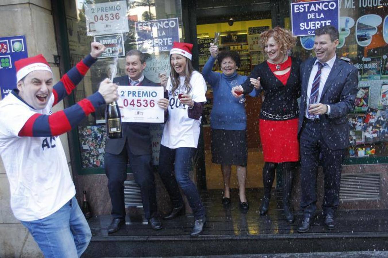 Oviedo y Gijón celebran el segundo premio de la Lotería Nacional que ha recaído en el 04536