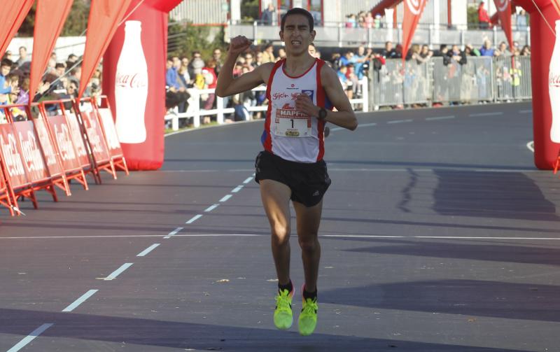 2.800 corredores en el Cross de Nochebuena de Gijón