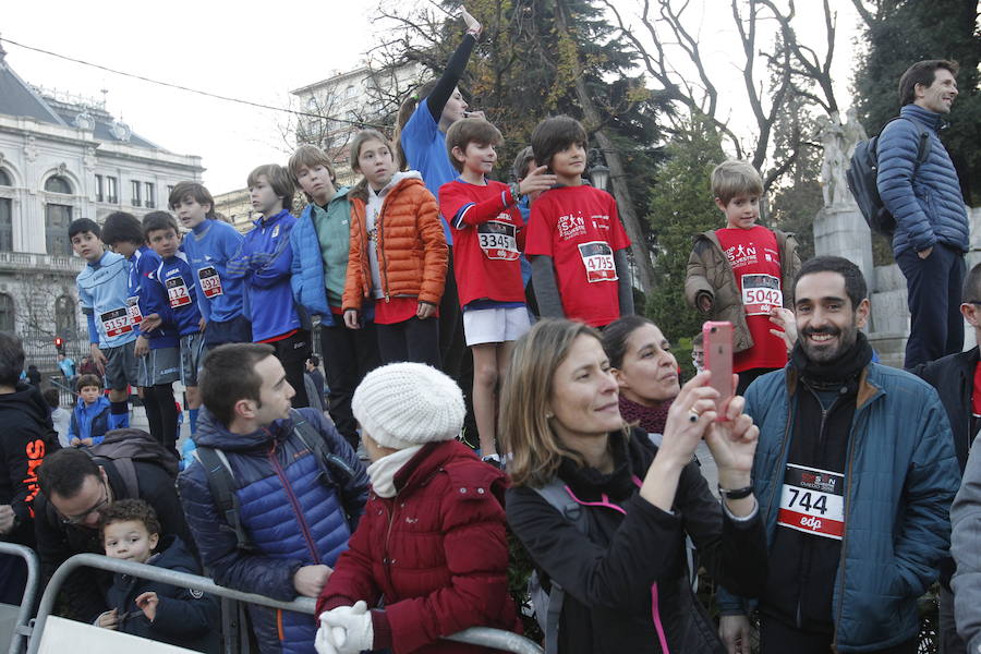 Multitudinaria carrera de San Silvestre en Oviedo