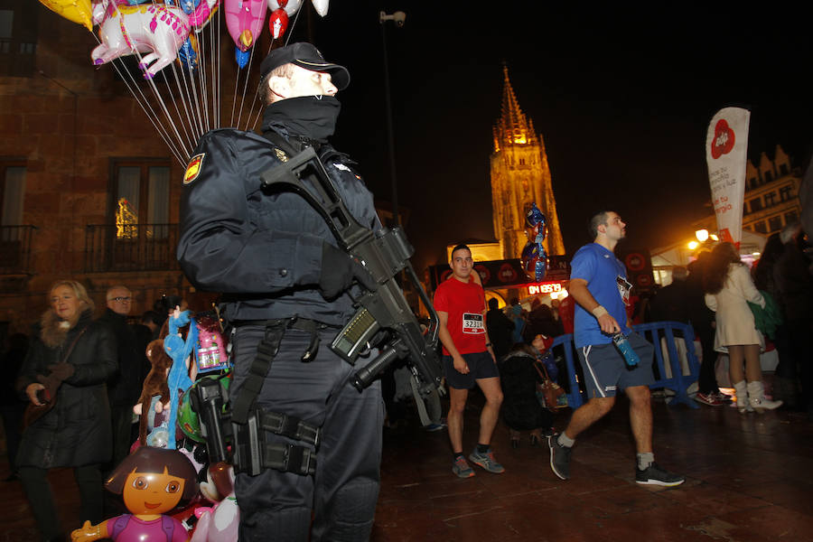 Multitudinaria carrera de San Silvestre en Oviedo