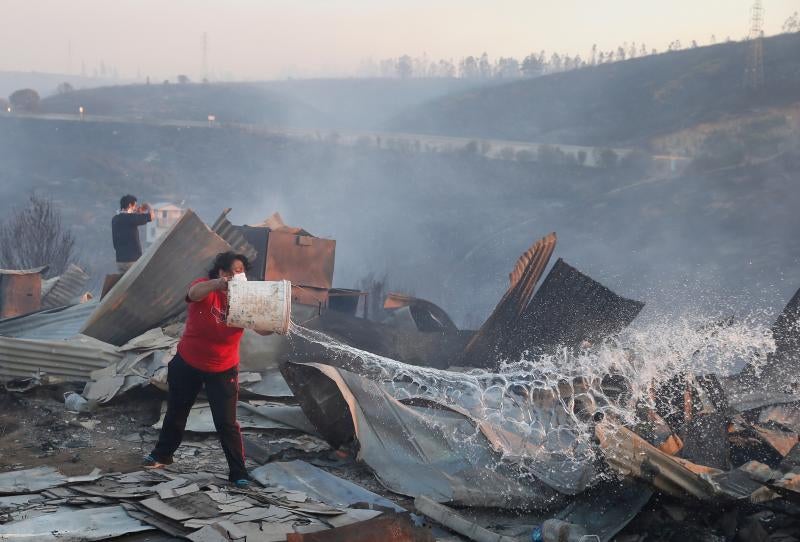 Un devastador incendio arrasa Valparaíso