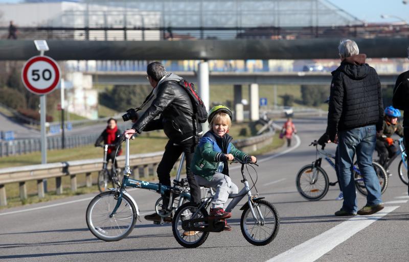 Santullano estrena bulevar