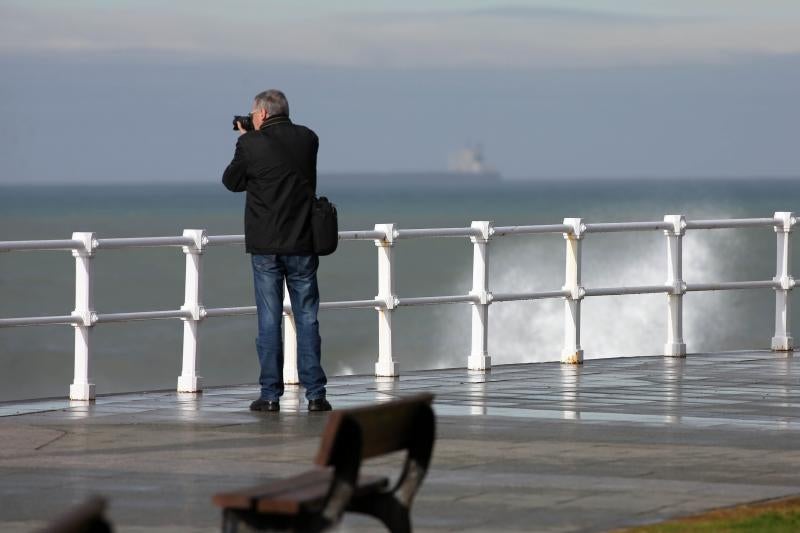 Asturias, en alerta por oleaje