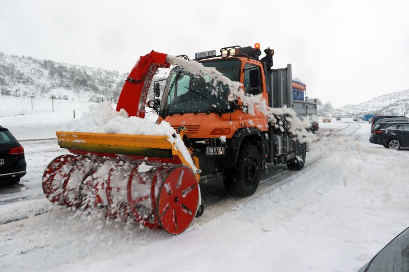 Las imágenes de la nieve en Asturias, a la espera del frío siberiano