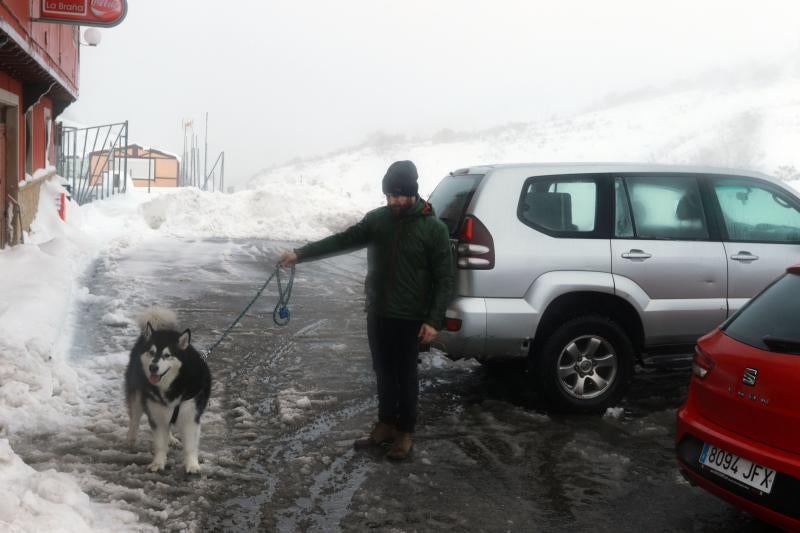 Las imágenes de la nieve en Asturias, a la espera del frío siberiano