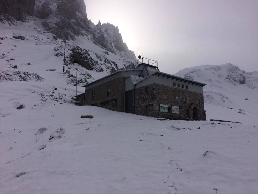 Las imágenes de la nieve en Asturias, a la espera del frío siberiano