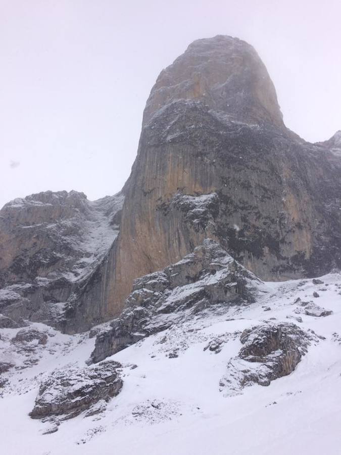 Las imágenes de la nieve en Asturias, a la espera del frío siberiano