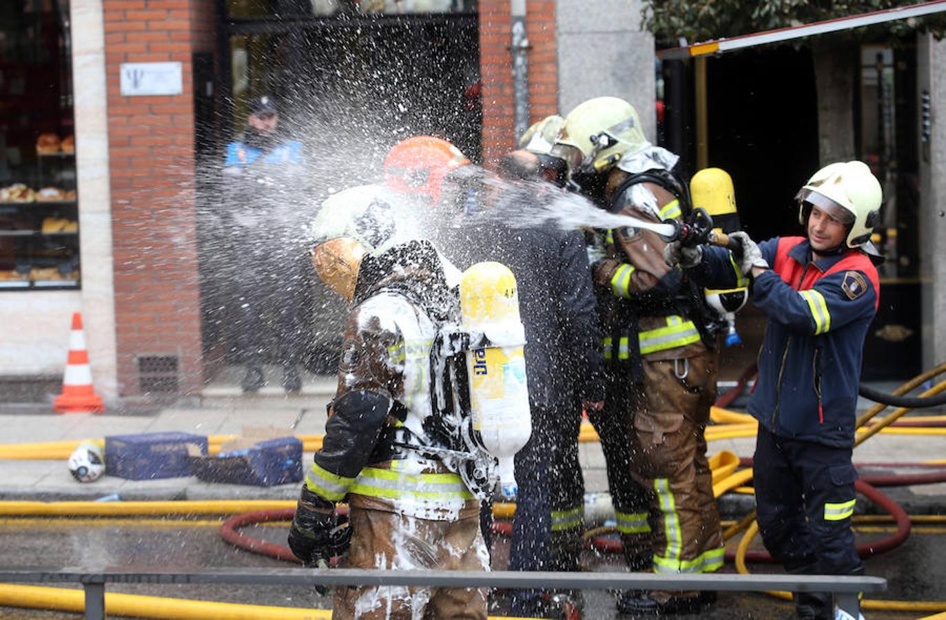 Incendio en un bazar chino de Oviedo
