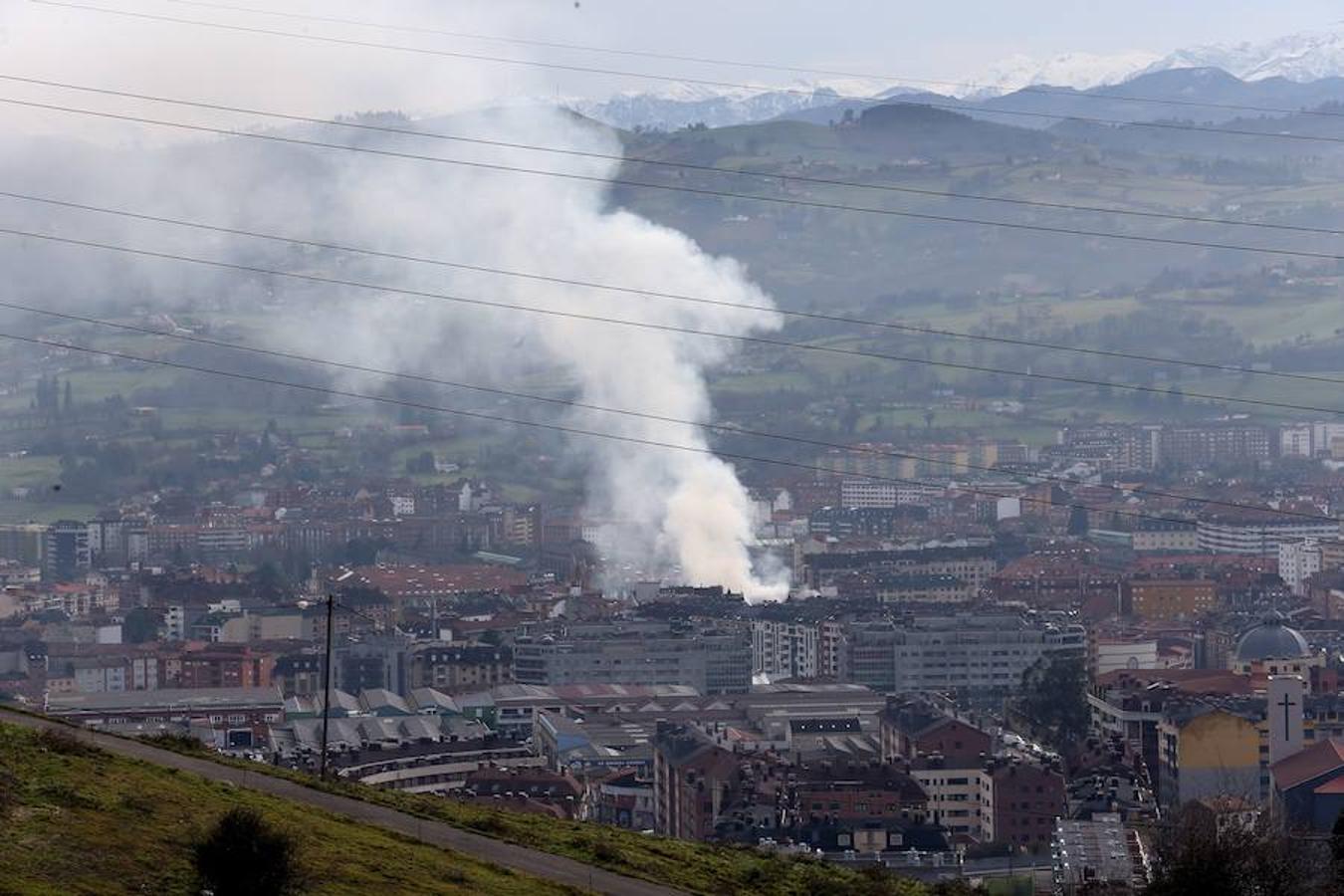 Incendio en un bazar chino de Oviedo