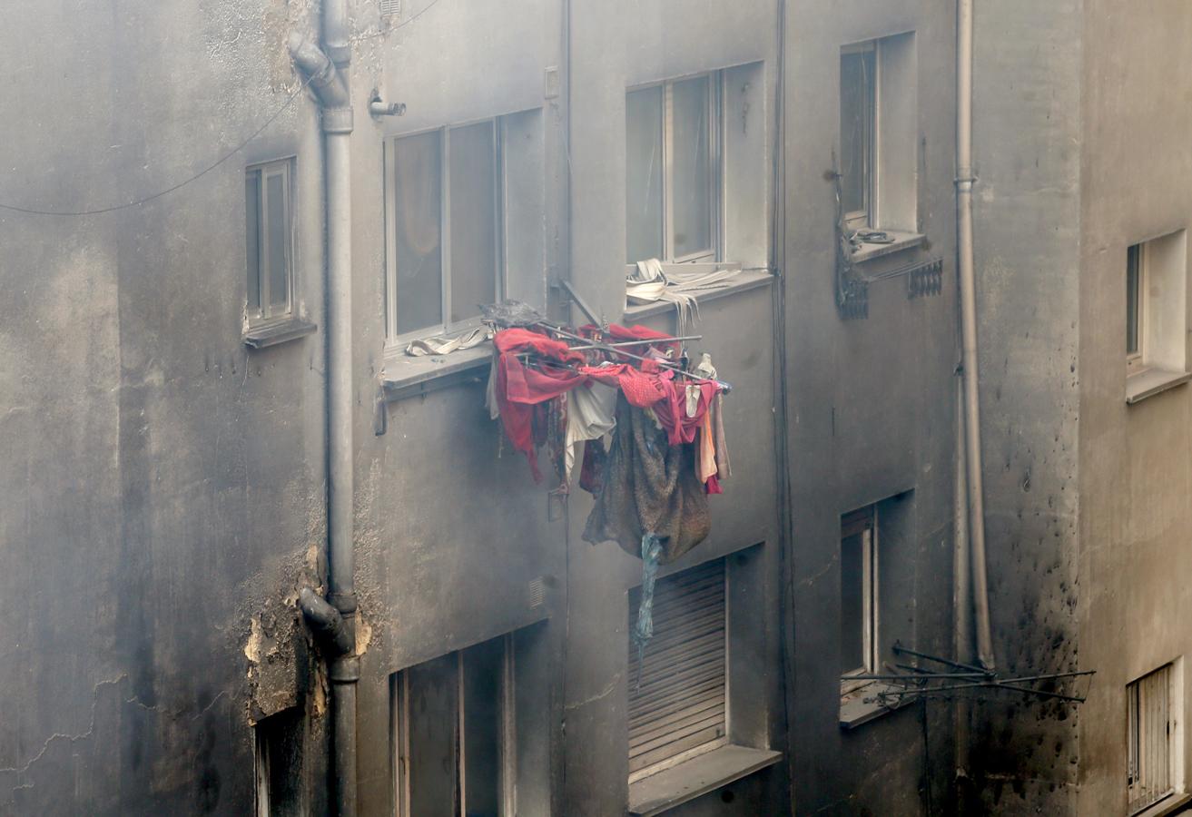 Así quedó el bazar que se incendió en Oviedo