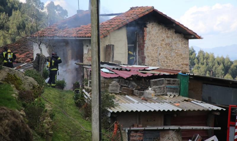 Arde una vivienda en Gijón