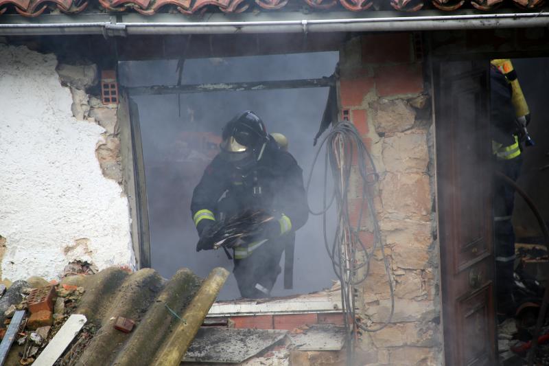 Arde una vivienda en Gijón