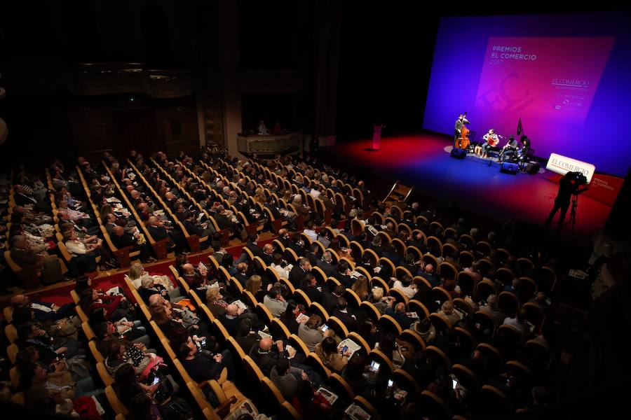 Los asistentes a los premios de EL COMERCIO