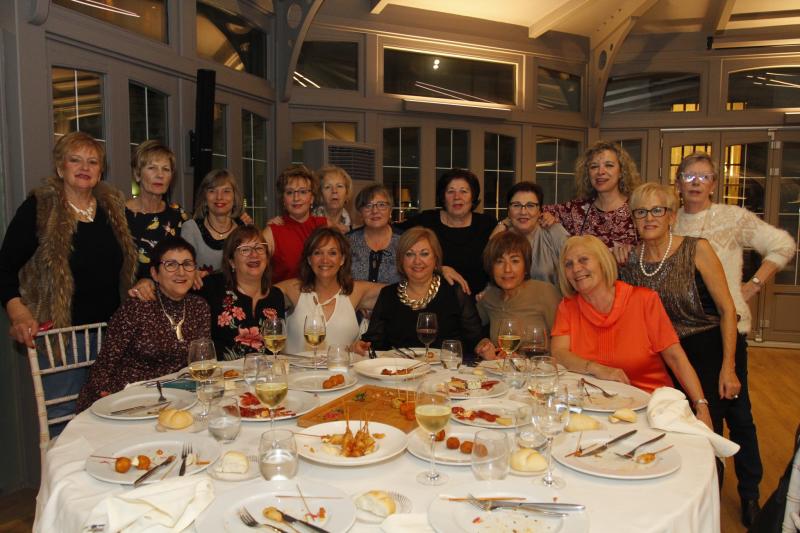 Colorida noche de comadres en Avilés