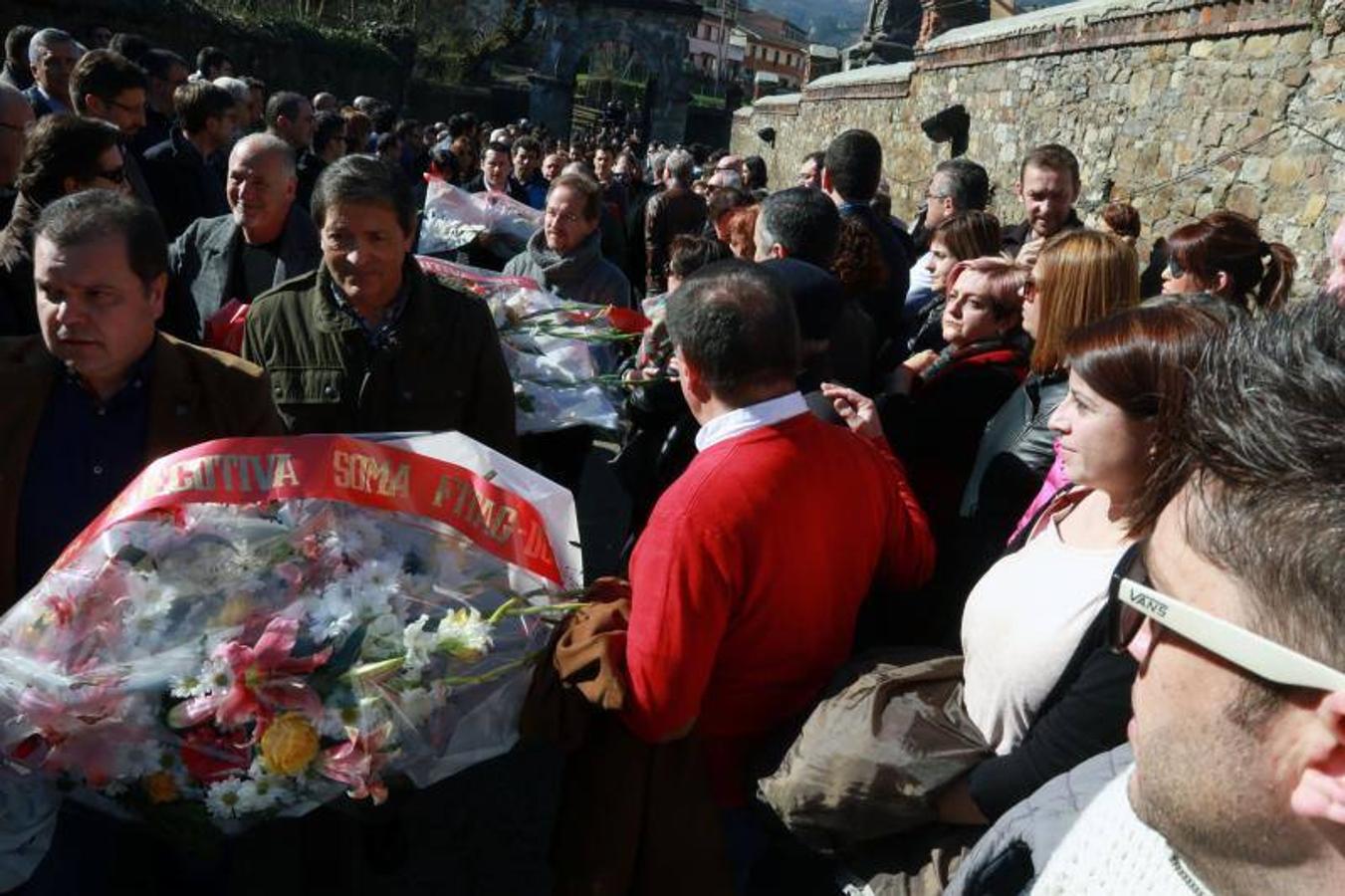 Homenaje a Manuel Llaneza