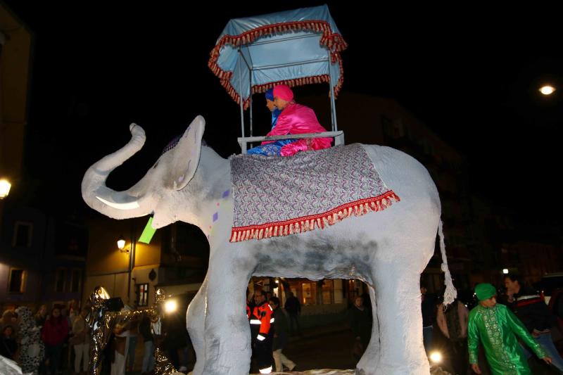 Ribadesella estalla con el Antroxu