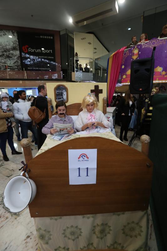 La originalidad del Antroxu desfila en El Corte Inglés y El Atrio