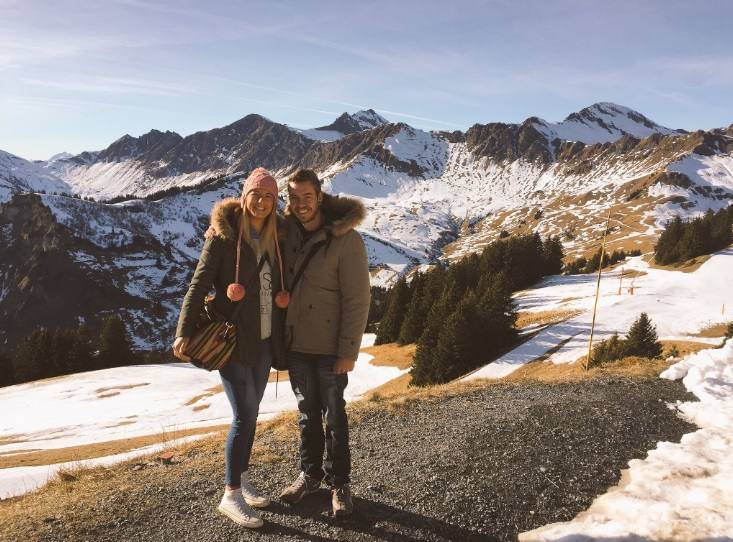 Bea Vázquez. La jugadora profesional de voleibol ahora en Menorca pasó la Navidad en Suiza en familia.