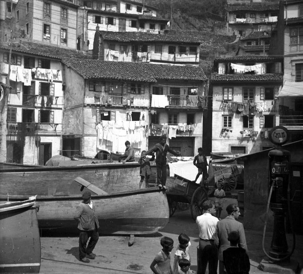 Fotografía esteroscópica de Cudillero en 1933 que forma parte del lote procedente de la familia Fernández-Vega y cedido por Rodríguez-Noriega.