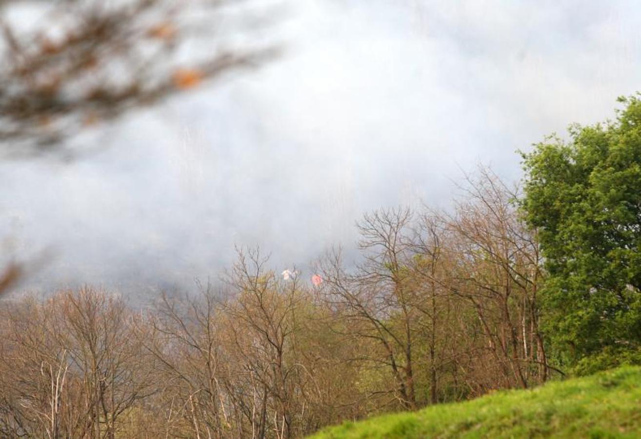 Un incendio quema 15 hectáreas en el Naranco, en Oviedo