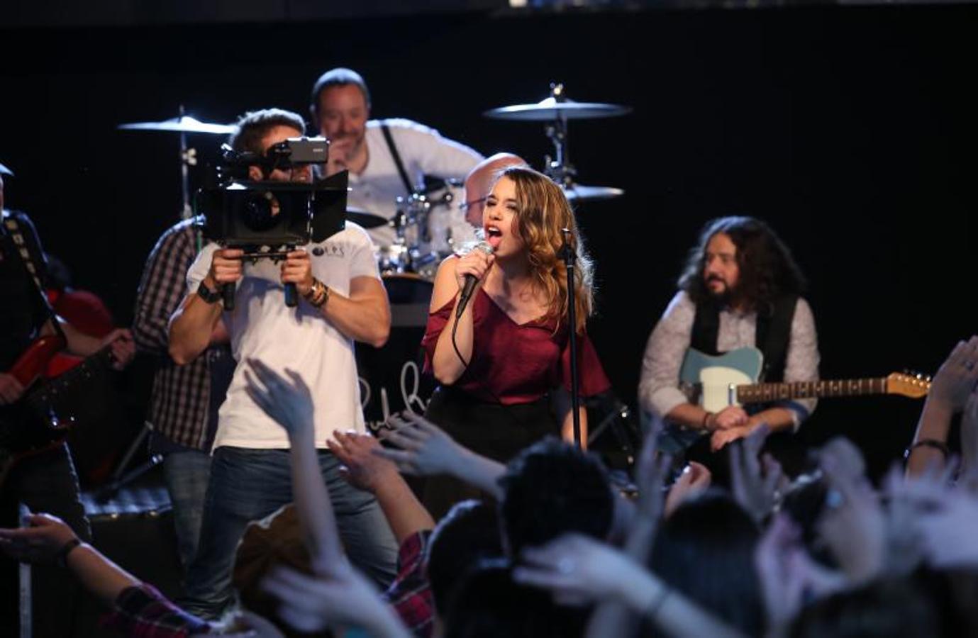 Paula Rojo graba un videoclip en Oviedo y Llanera