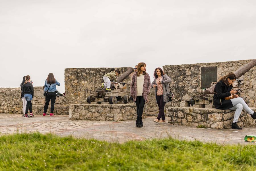 Viernes Santo de lleno turístico en Asturias pese a las nubes