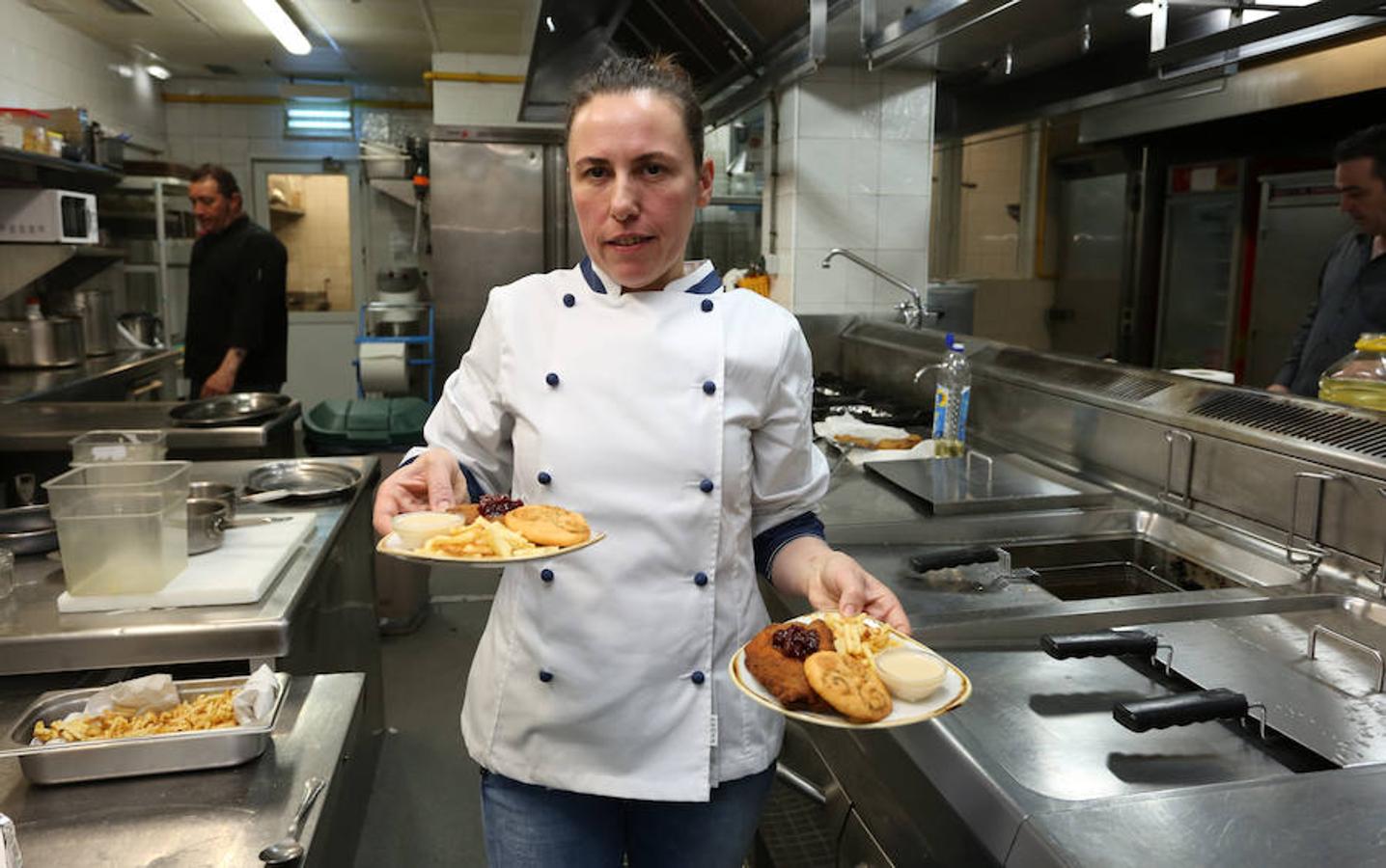 IV Campeonato Regional de Cachopos y Cachopinos de Asturias. El restaurante La Mar y Morena, en la categoría de cachopos, y Vinoteo, en cachopinos, se proclaman vencedores en el concurso regional de ELCOMERCIO