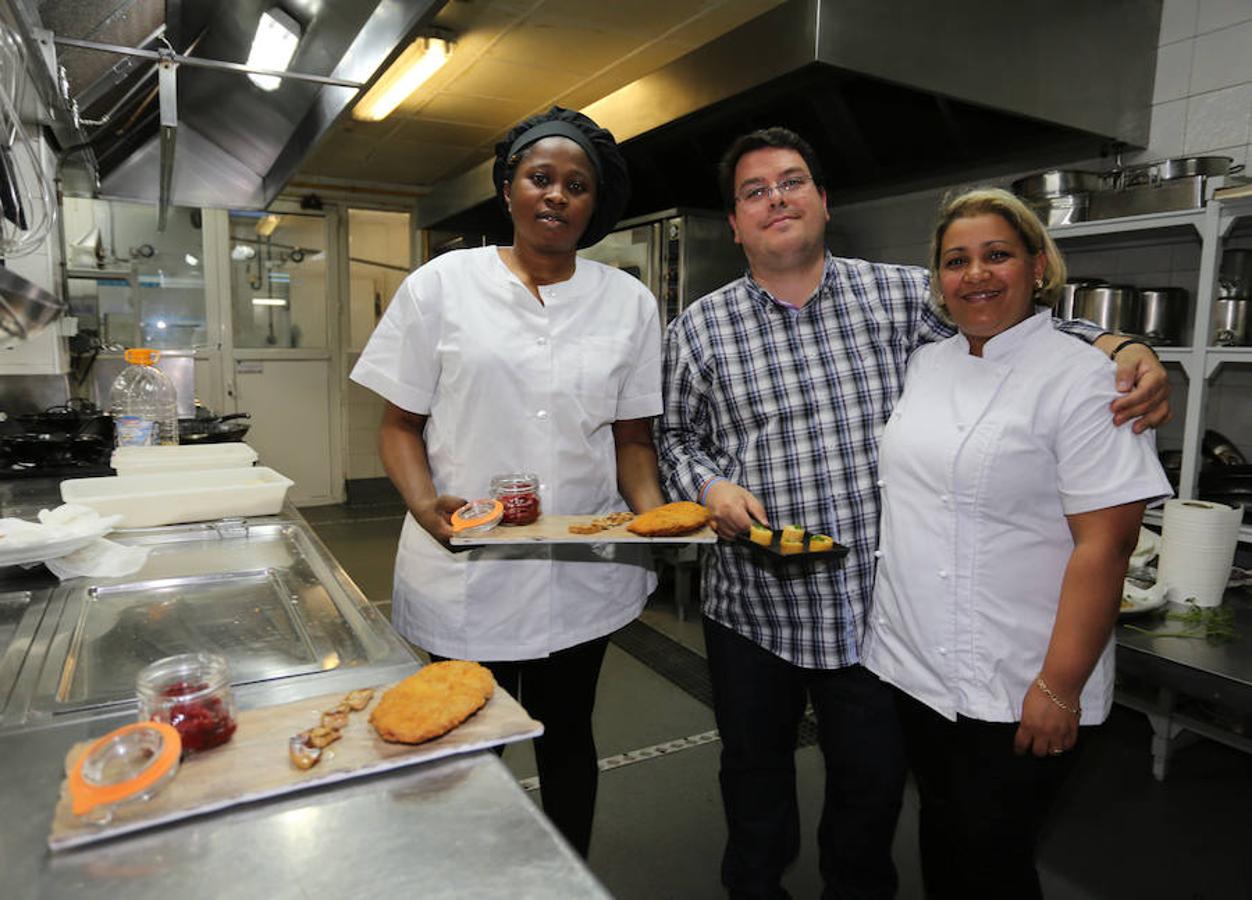 IV Campeonato Regional de Cachopos y Cachopinos de Asturias. El restaurante La Mar y Morena, en la categoría de cachopos, y Vinoteo, en cachopinos, se proclaman vencedores en el concurso regional de ELCOMERCIO