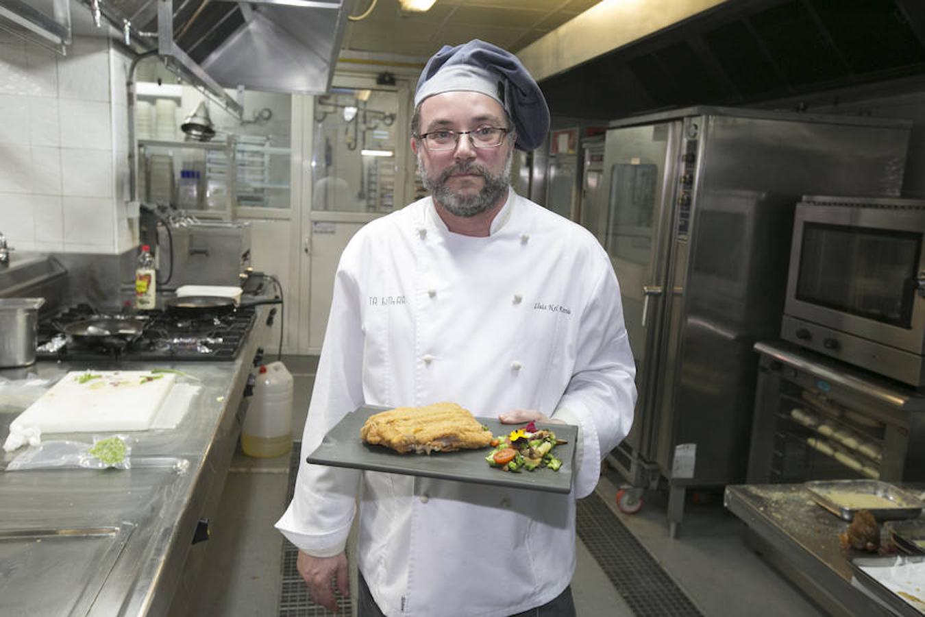 IV Campeonato Regional de Cachopos y Cachopinos de Asturias. El restaurante La Mar y Morena, en la categoría de cachopos, y Vinoteo, en cachopinos, se proclaman vencedores en el concurso regional de ELCOMERCIO