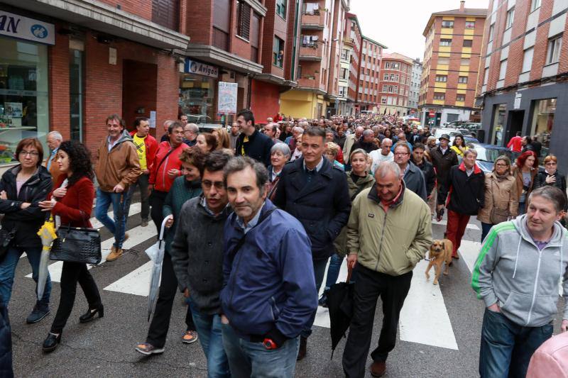 Cientos de personas reclaman en Langreo la culminación del soterramiento ferroviario