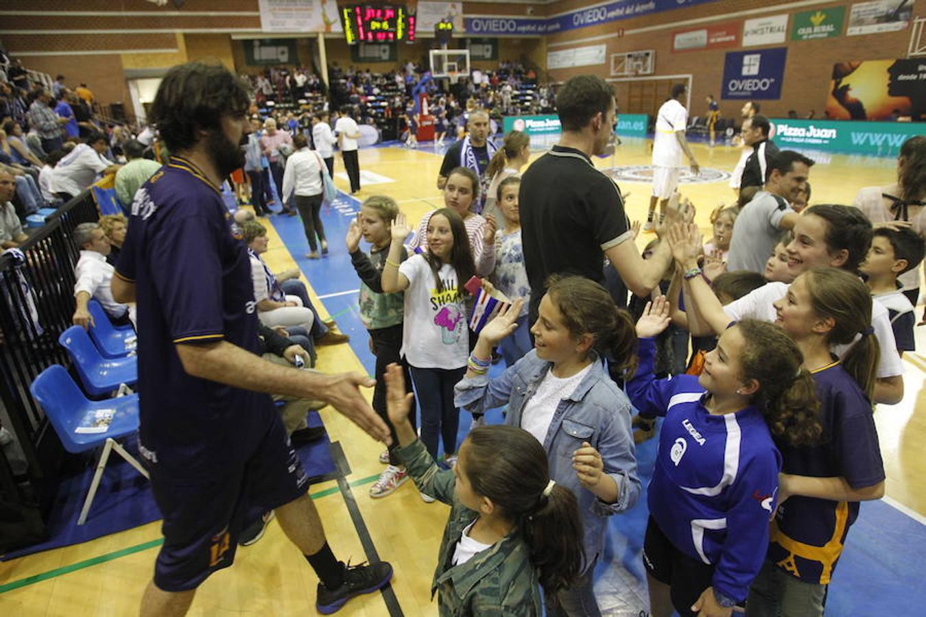 La afición del Unión Financiera, incombustible, afronta un partido crucial