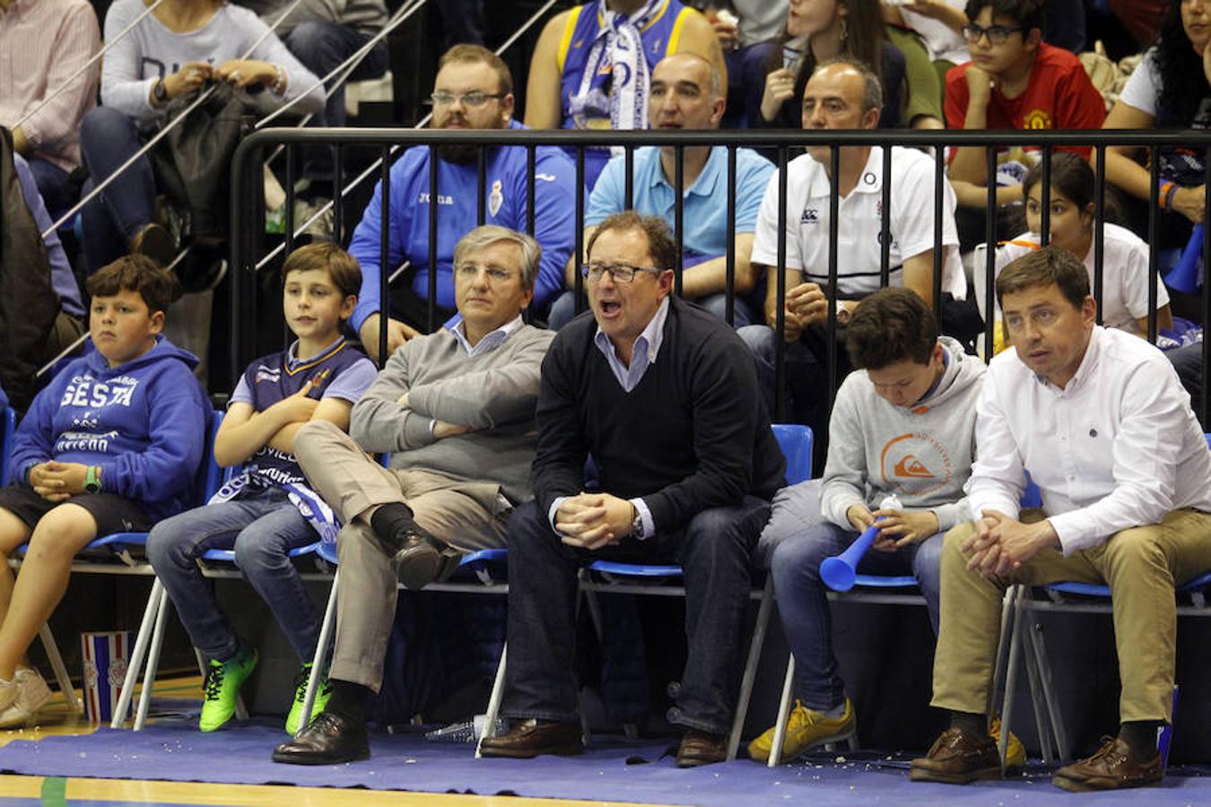 La afición del Unión Financiera, incombustible, afronta un partido crucial