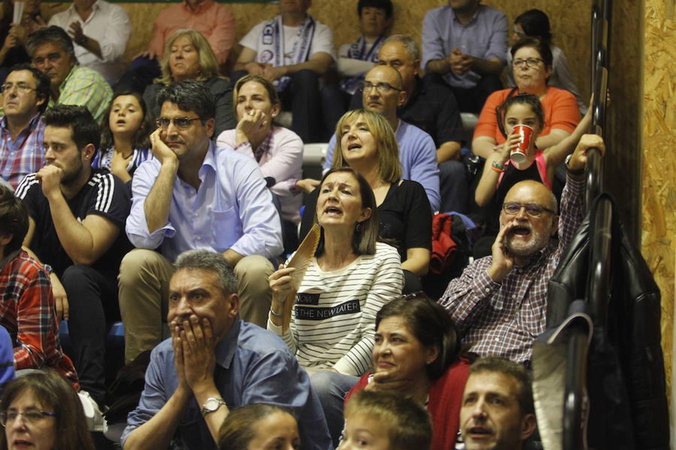 La afición del Unión Financiera, incombustible, afronta un partido crucial