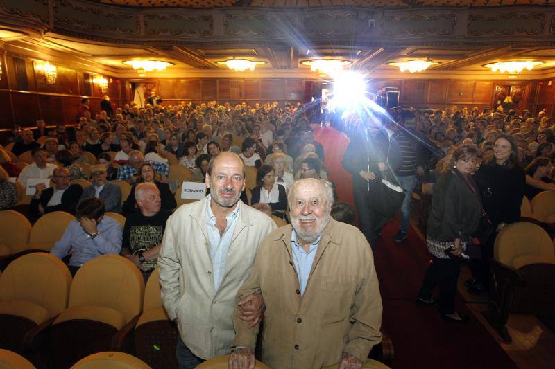 Jaime de Armiñán recibe la ovación del Jovellanos en el estreno de &#039;14, Fabian Road&#039;
