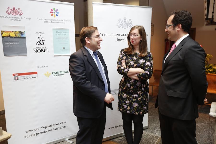 Amador Menéndez y Emma Pedreira, premios Jovellanos de ensayo y poesía