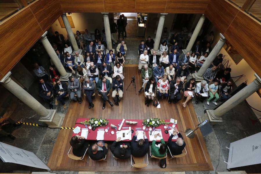 Amador Menéndez y Emma Pedreira, premios Jovellanos de ensayo y poesía