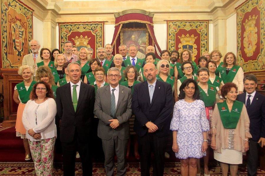 Los mayores de la Universidad de Oviedo reciben su diploma