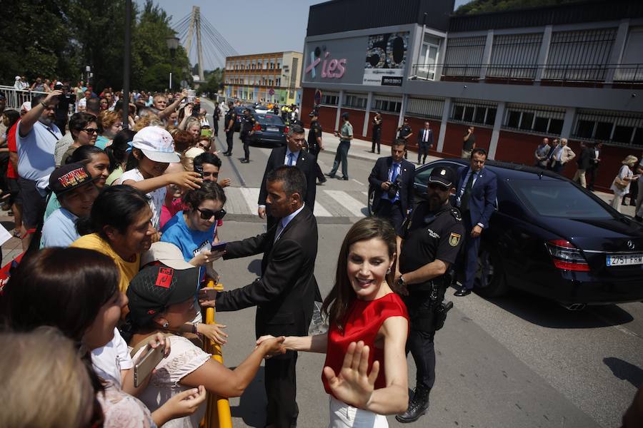 La Reina Letizia visita el IES Jerónimo González de Sama de Langreo