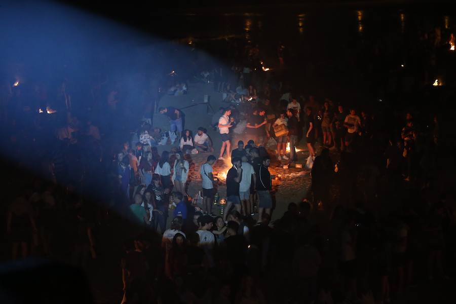 Hoguera de San Juan en Gijón