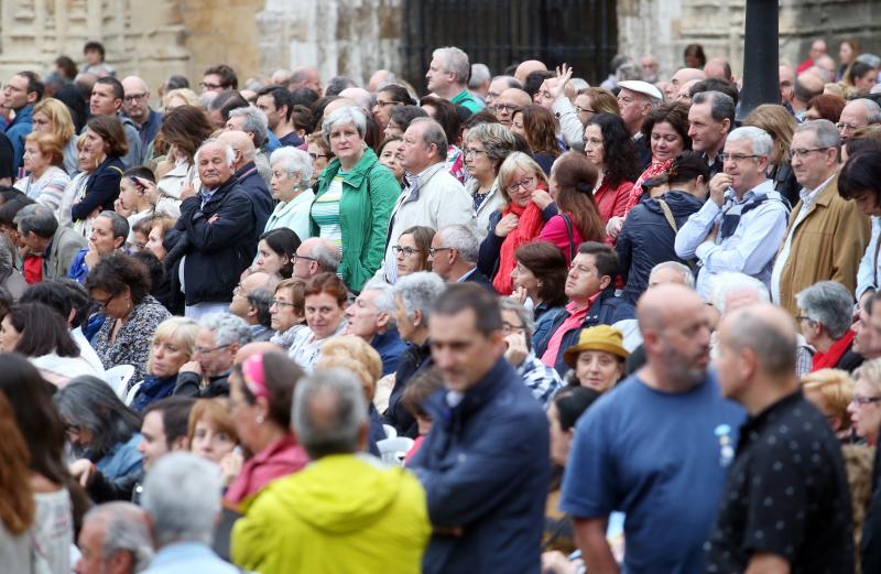 Monumental Carmina Burana ante la Catedral de Oviedo