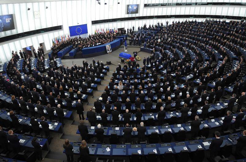 Último adiós a Helmet Khol. Figuras clave de la política rinden homenaje al arquitecto de la reunificación