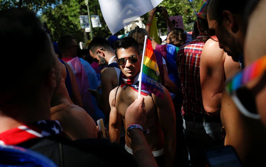 El arcoíris inunda Madrid. La capital española se convierte en el centro del mundo gay.